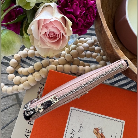 YSL Cassandra Blush Pink Matelasse’ Card Pouch w/ Key Ring. Excellent condition. - Picture 13 of 14